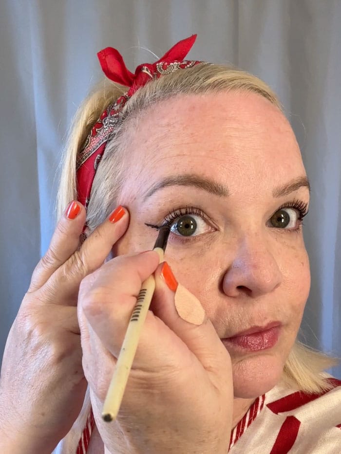 Ultraschneller Sommer-Eyeliner: Das Mini-Tutorial für Lazy Girls 13 Badi Eyeliner 12
