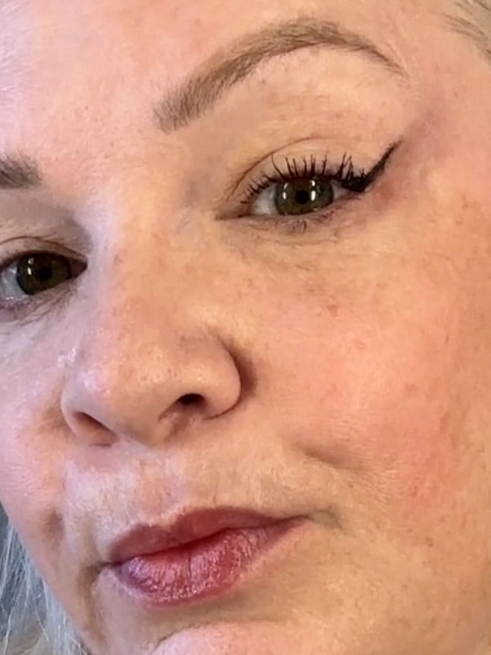 Ultraschneller Sommer-Eyeliner: Das Mini-Tutorial für Lazy Girls 12 Badi Eyeliner Closeup Flick