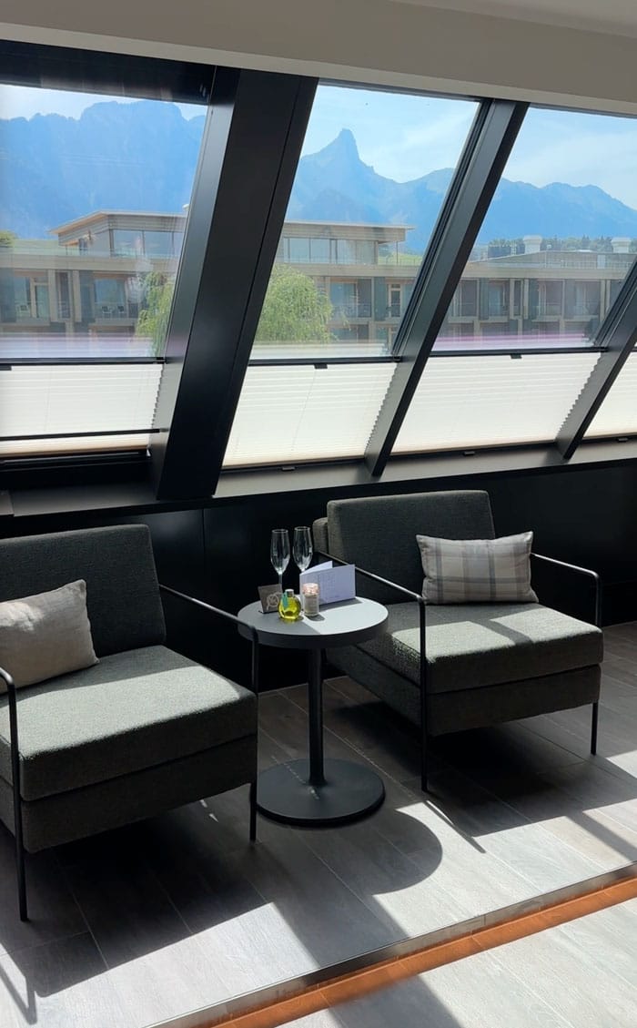 Deltapark Zimmer Stuehlejpg
