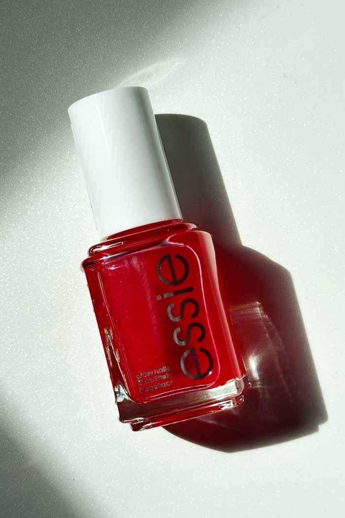 Glass Nails oder Jelly Nails? Wir testen den Transparent-Nagellack-Trend 5 Essie GlassNails FullBlown