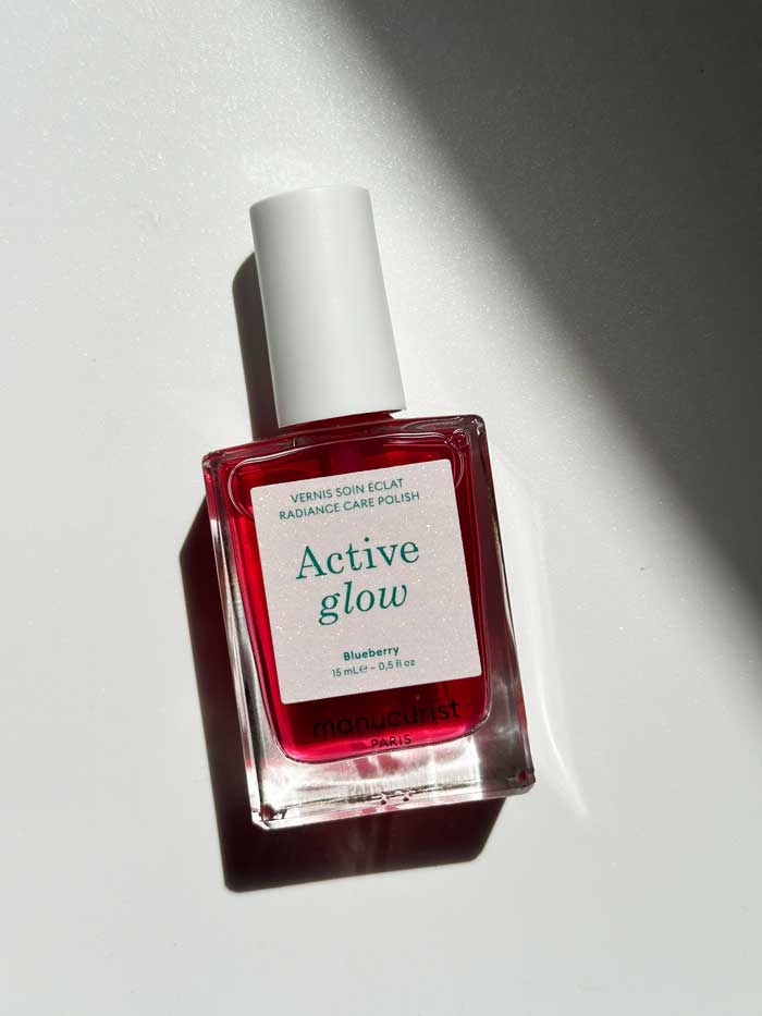 Glass Nails oder Jelly Nails? Wir testen den Transparent-Nagellack-Trend 3 Manucurist ActiveGlow Blueberry