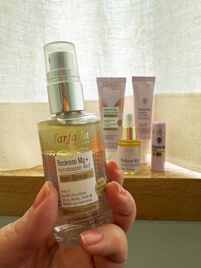 Neue Energie für deine Haut mit der farfalla Rockrose Mg+ Hydro Skinergy Kollektion 1 farfalla win hand 1