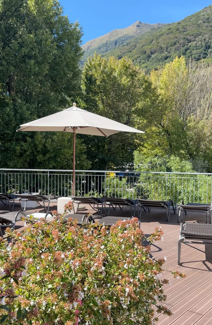 Der perfekte Wellness-Tag im Tessin: Auf ins Splash & Spa Tamaro! 18 Splash Spa Terrasse