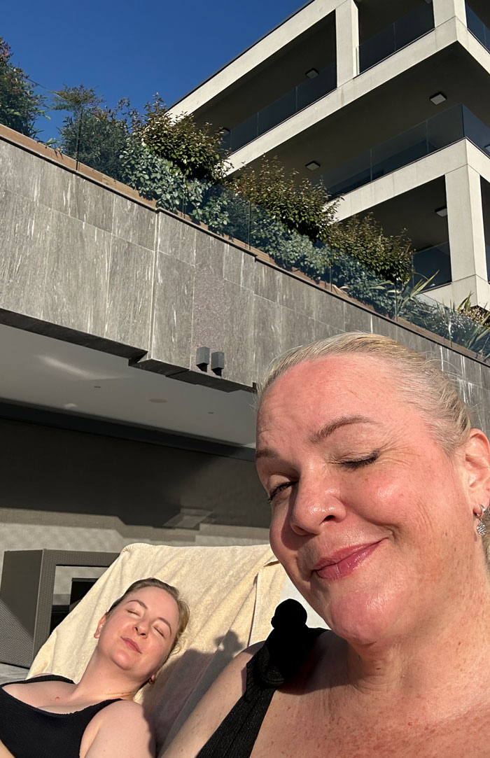 Wellness-Auszeit in Lugano in den Swiss Diamond Hotels 33 LaRomantica Pool Selfie