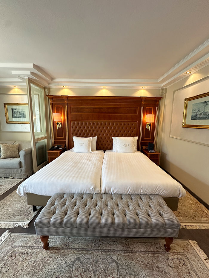 Wellness-Auszeit in Lugano in den Swiss Diamond Hotels 5 LakeLugano Hotel Zimmer Bett
