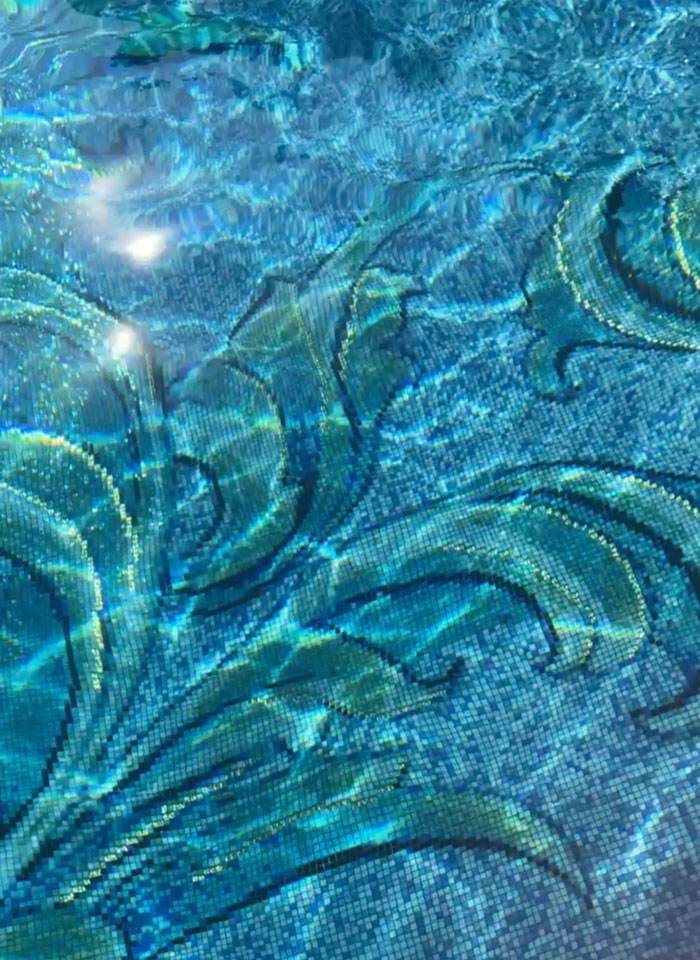 Wellness-Auszeit in Lugano in den Swiss Diamond Hotels 16 LakeLugano Pool Closeup