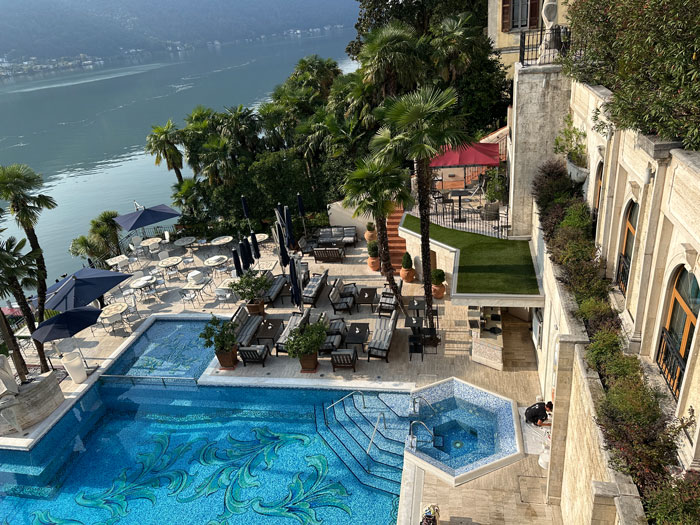 Wellness-Auszeit in Lugano in den Swiss Diamond Hotels 11 LakeLugano Pool VonOben